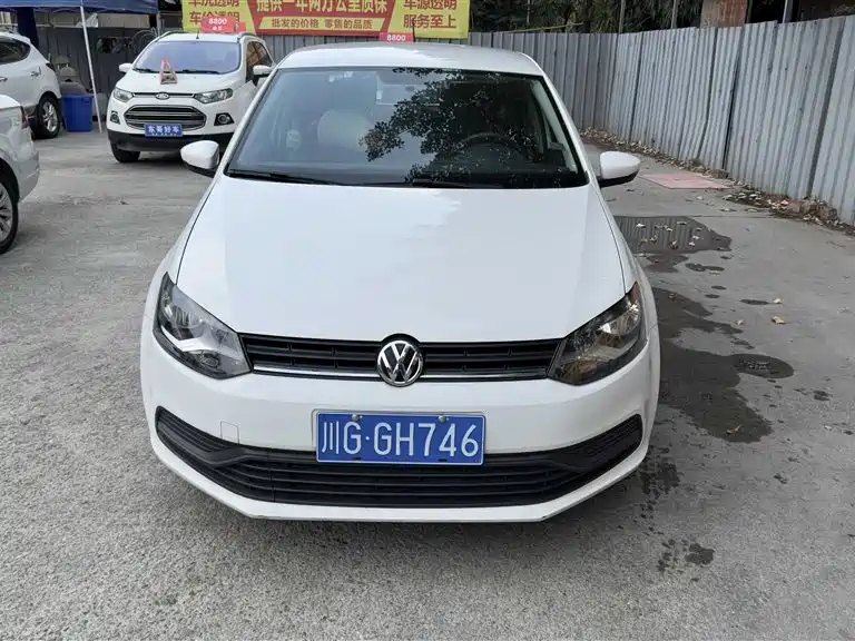 Volkswagen Polo 2015 — фото 1
