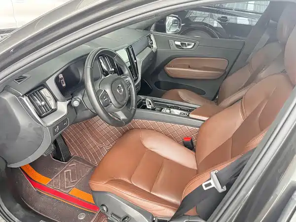 Volvo XC60 2022