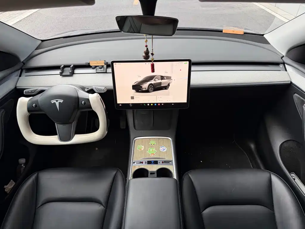 Tesla Model Y 2024 — фото 10