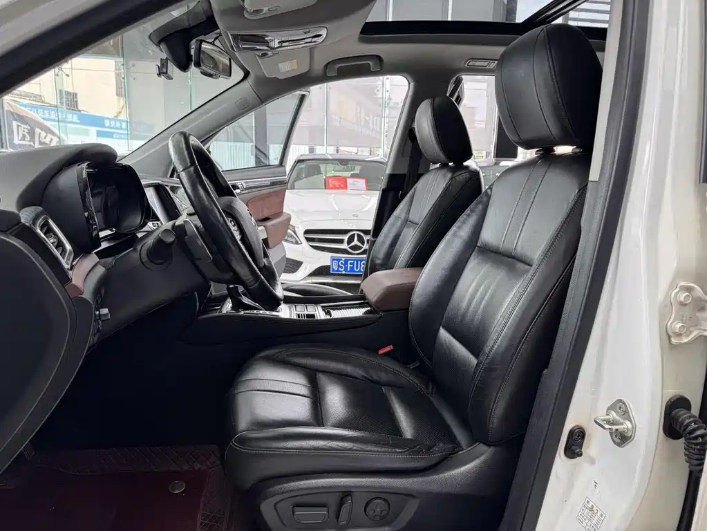 GAC Motor Trumpchi GS8 2017 — фото 8