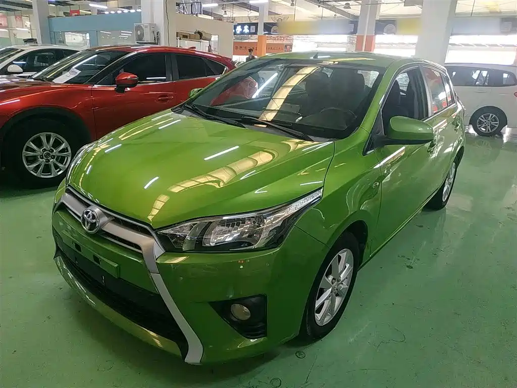 Toyota Yaris L 2015 — фото 1