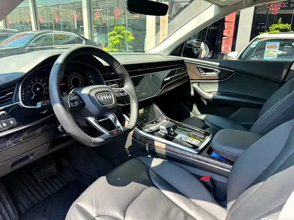 Audi Q8 2020