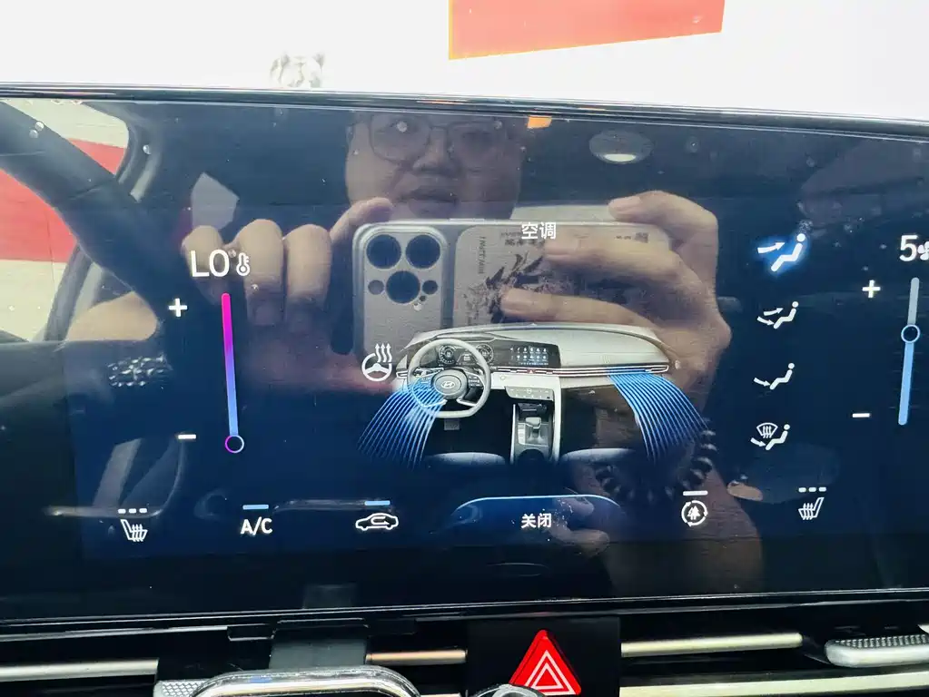 Hyundai Elantra 2023 — фото 10