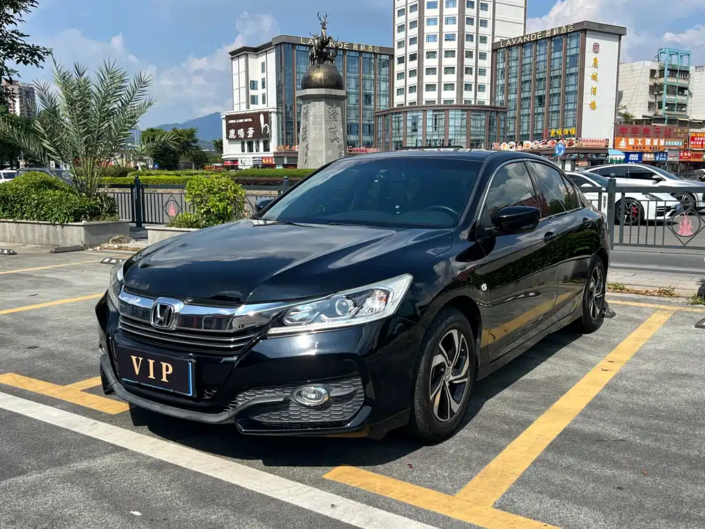 Honda Accord 2017 — фото 1