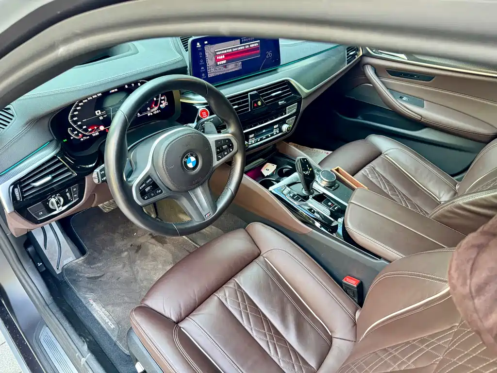 BMW 5 Series 2023 — фото 10