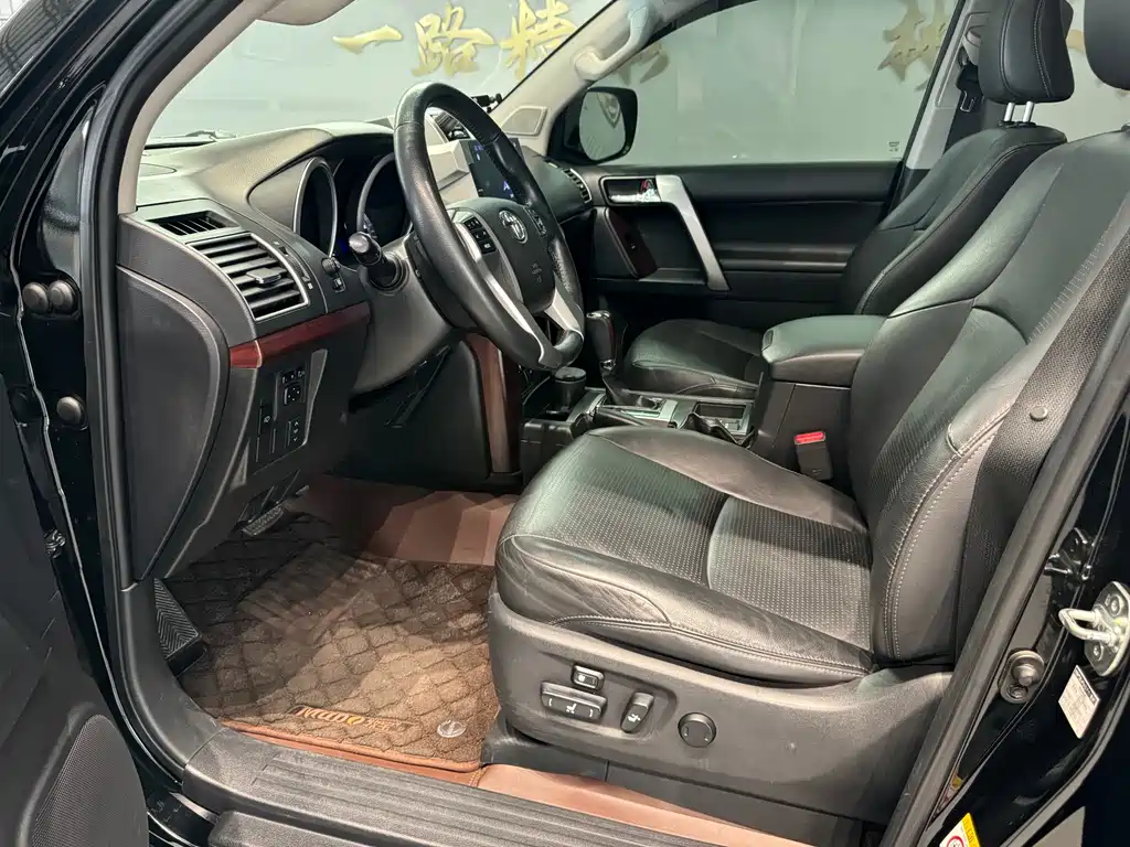 Toyota Prado 2015 — фото 11