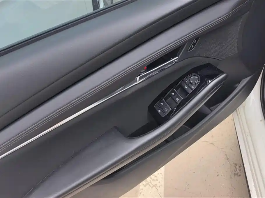 Mazda 3 Axela 2023