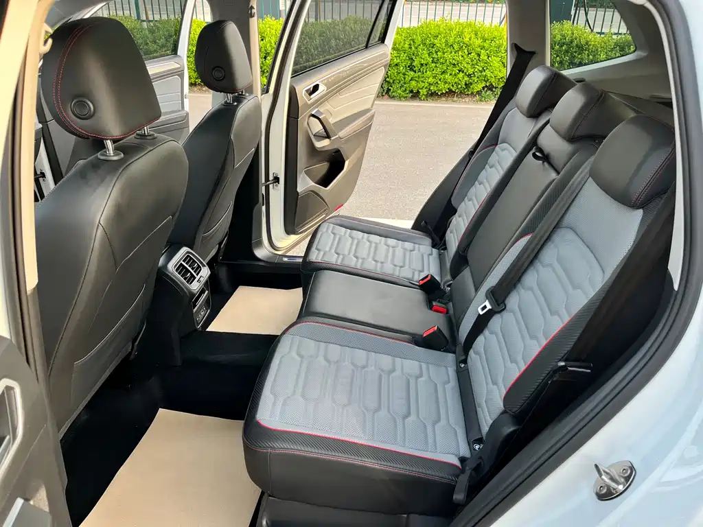 Volkswagen Tiguan L New Energy 2023 — фото 24