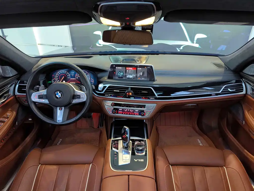 BMW 7 Series 2019 — фото 17