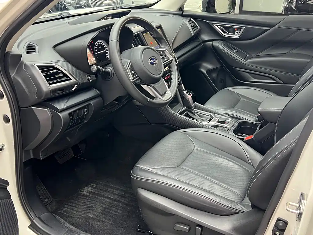 Subaru Forester 2019 — фото 10