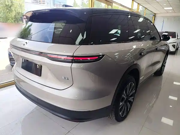NIO ES8 2024