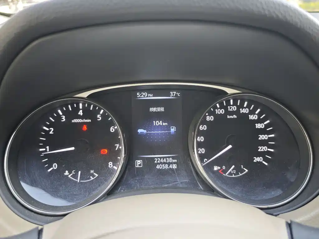 Nissan X-Trail 2015 — фото 9