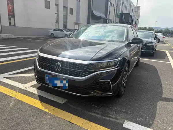 Volkswagen Passat 2022