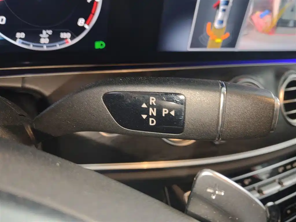 Mercedes-Benz E-Class 2017 — фото 14