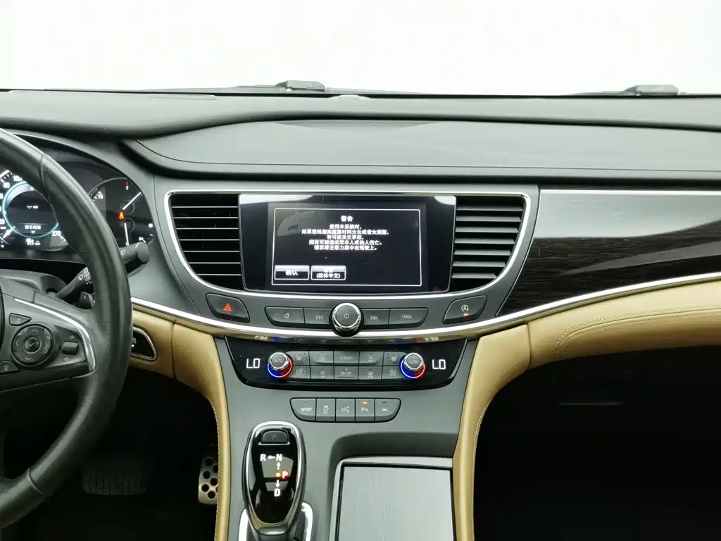 Buick LaCrosse 2017 — фото 12