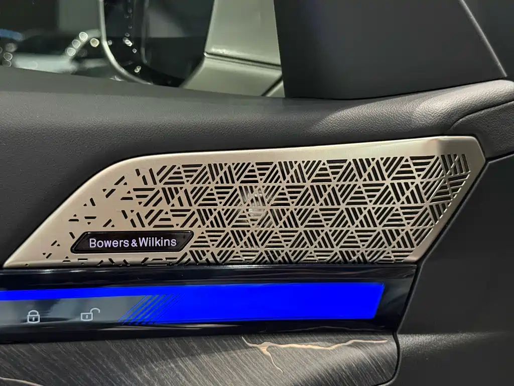 BMW 5 Series 2024 — фото 13