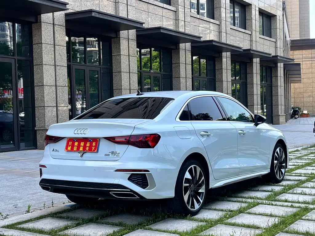 Audi A3 2023 — фото 16