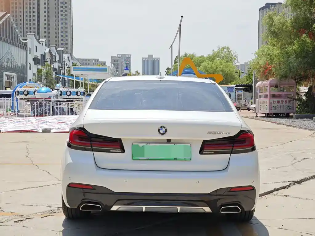 BMW 5 Series New Energy 2021 — фото 19