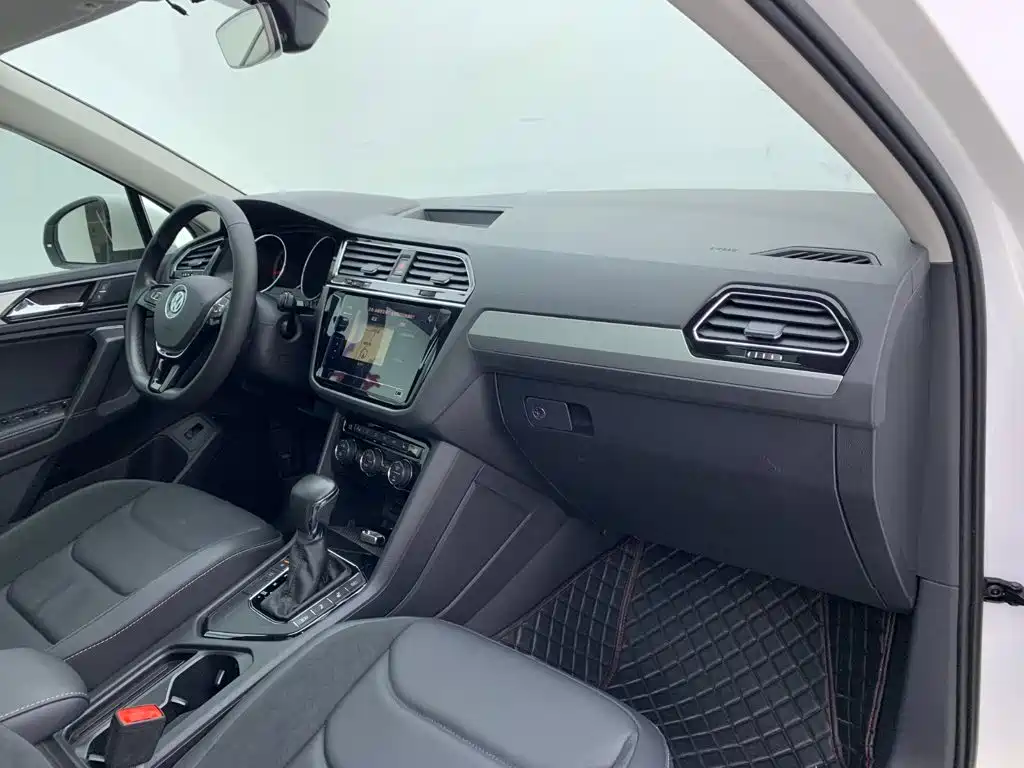 Volkswagen Tiguan L 2020 — фото 19