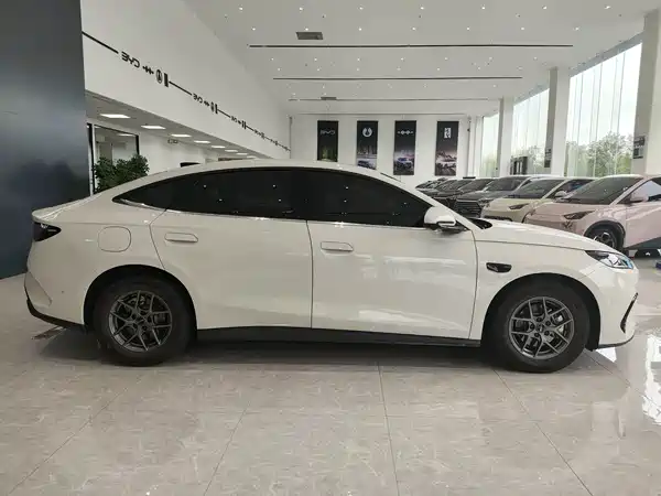 BYD Seal 06 2025