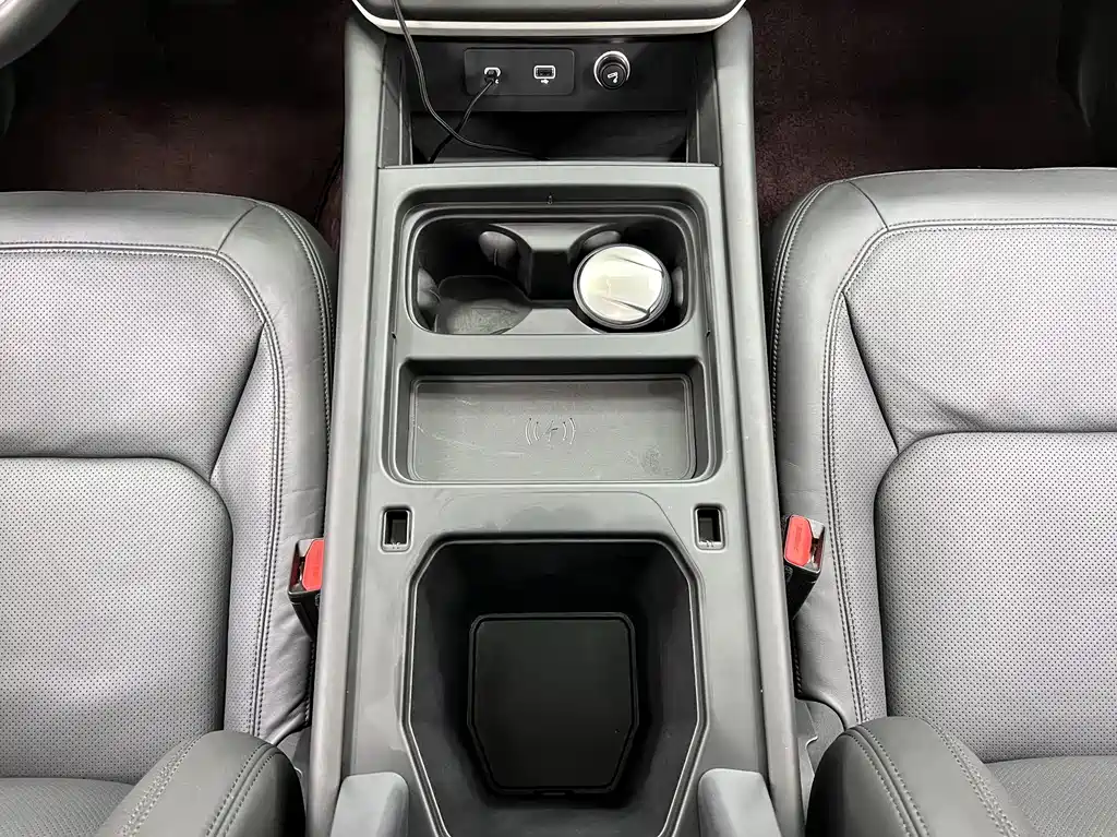 Land Rover Defender 2022 — фото 28