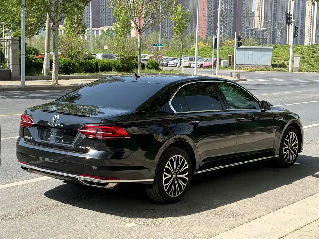 Volkswagen Phideon 2022 — фото 7