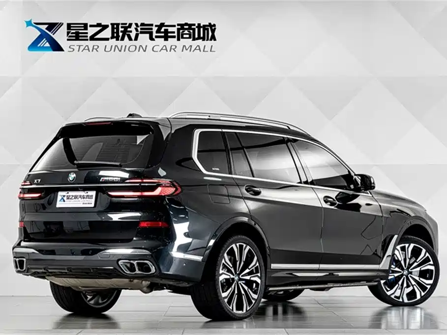 BMW X7 M60i 2025
