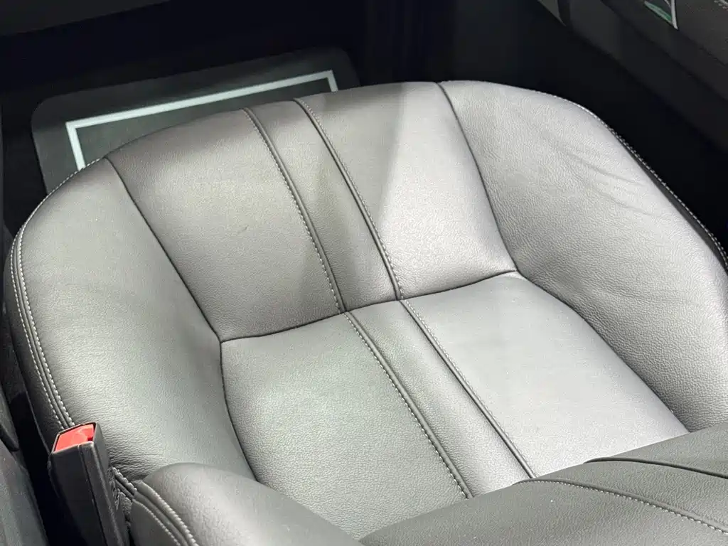 Land Rover Discovery 2019 — фото 12
