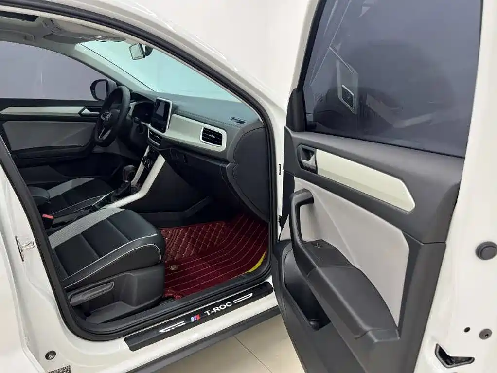Volkswagen T-Roc 2023 — фото 13