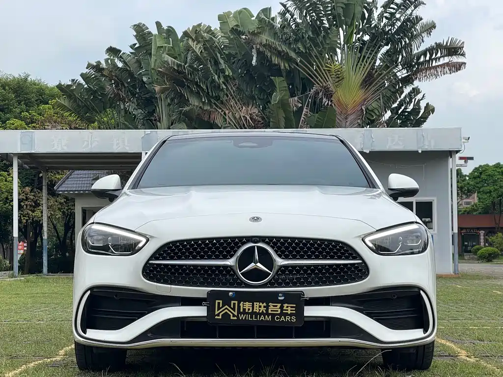 Mercedes-Benz C-Class 2024