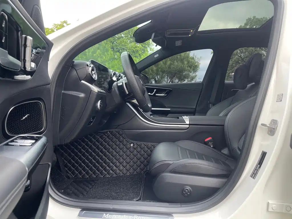Mercedes-Benz C-Class 2024