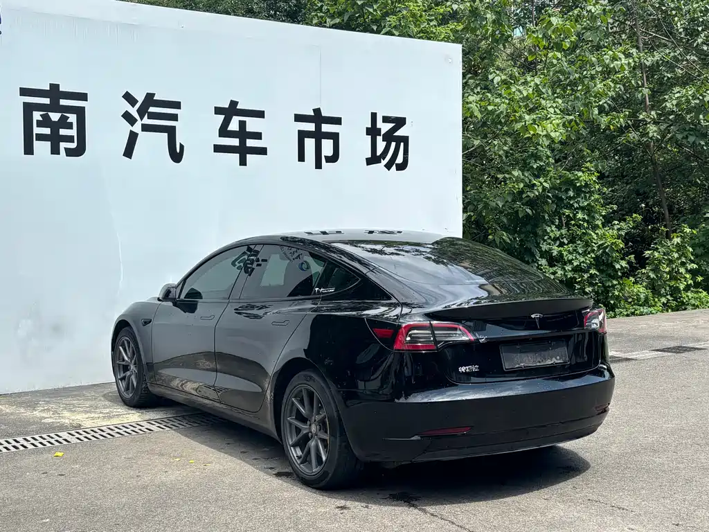 Tesla Model 3 2022 — фото 11
