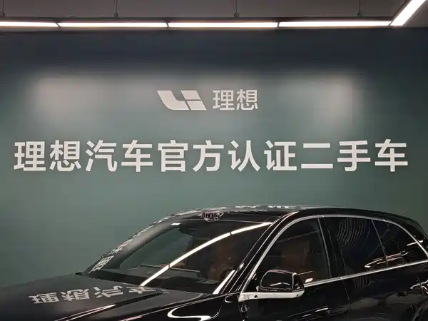 Li Auto L6 2025