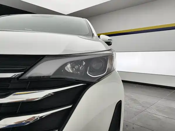 GAC Trumpchi M6 2020