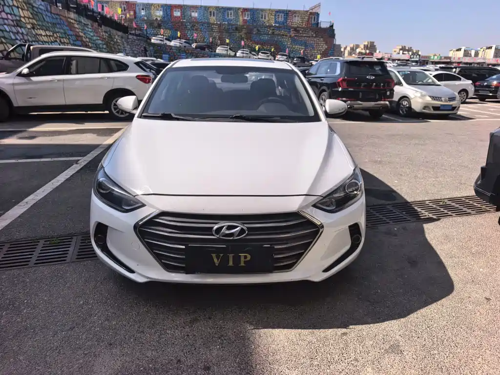Hyundai Elantra 2016 — фото 2
