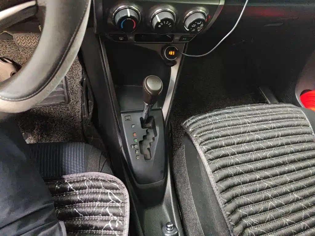 Toyota Yaris L 2015
