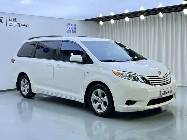 Toyota Sienna 2015