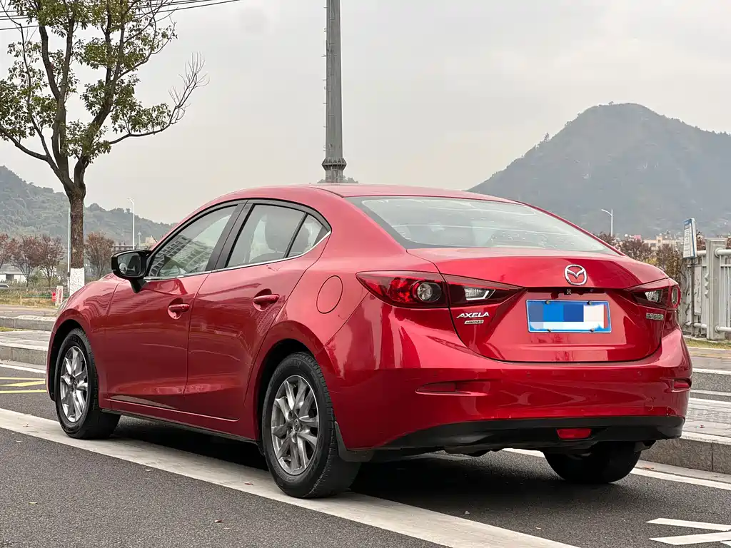 Mazda 3 Axela 2018 — фото 9
