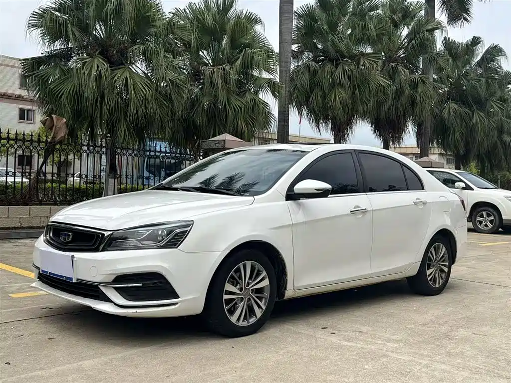 Geely Emgrand 2018 — фото 1