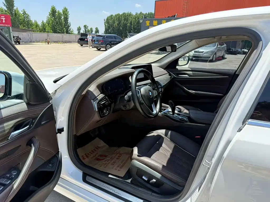 BMW 5 Series 2021