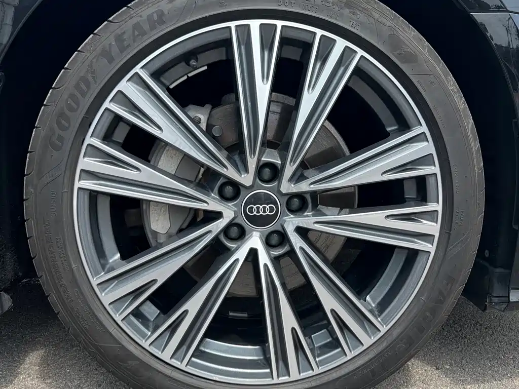 Audi A6L 2023 — фото 15