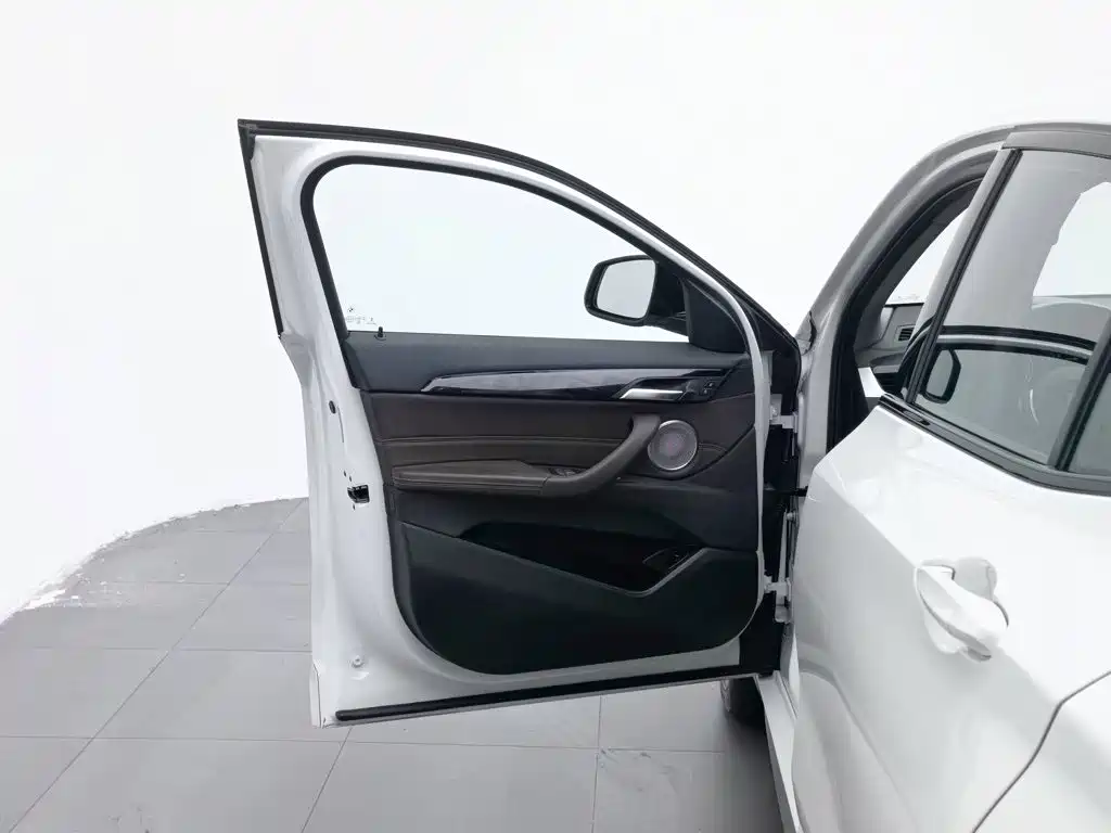 BMW X2 2023 — фото 8