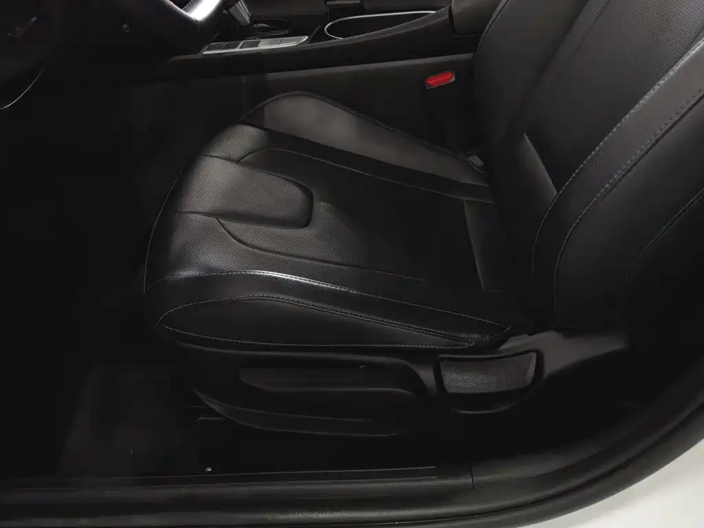Hyundai Elantra 2022 — фото 20