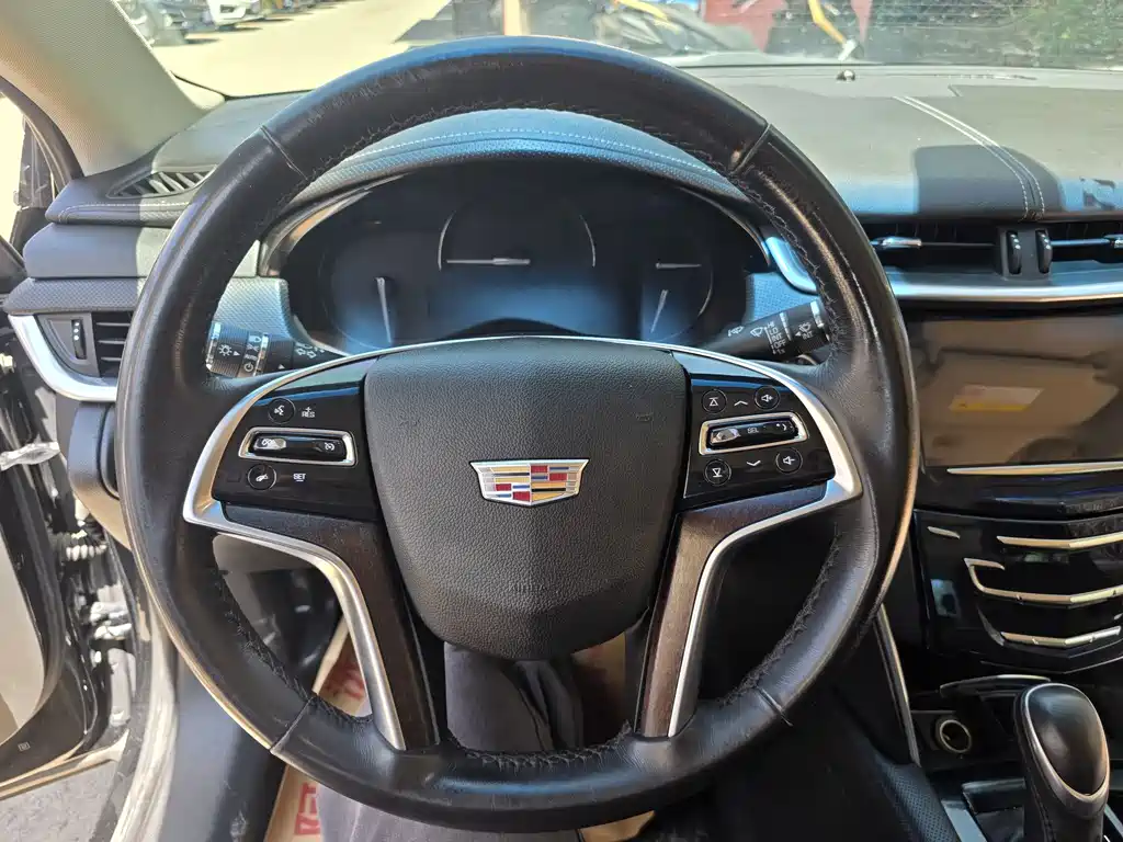 Cadillac XTS 2018 — фото 20