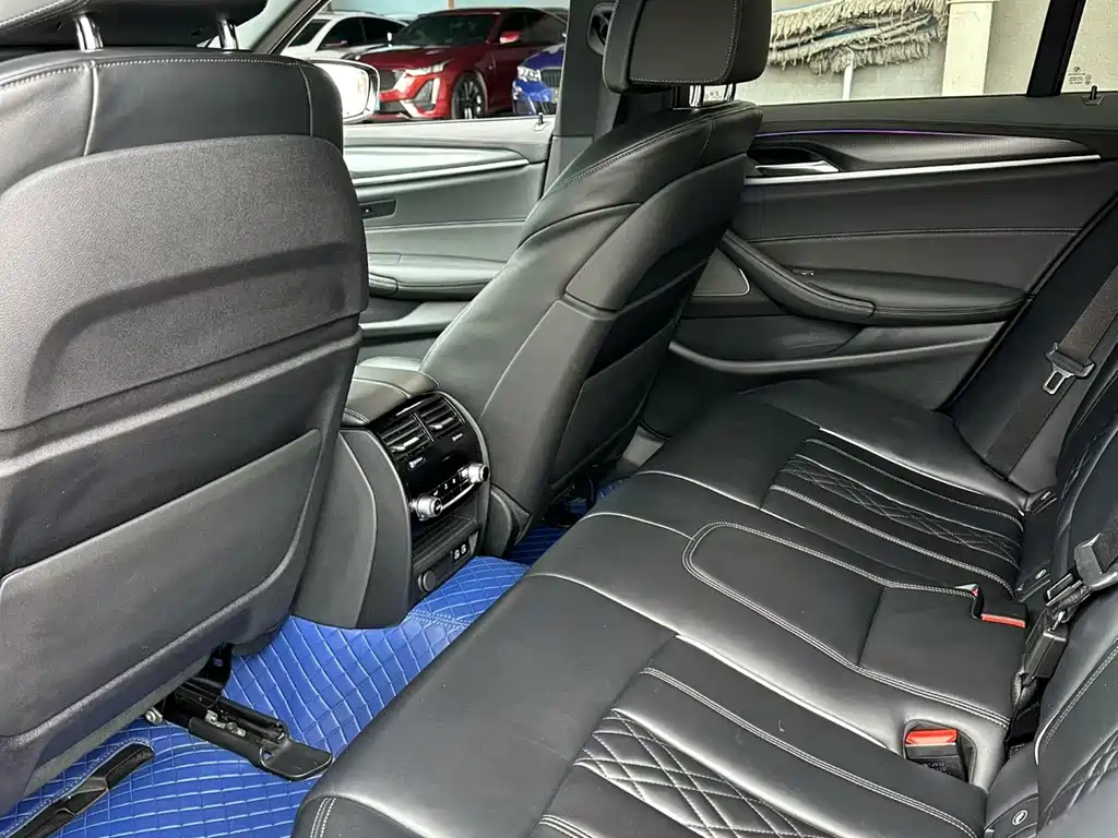 BMW 5 Series 2022