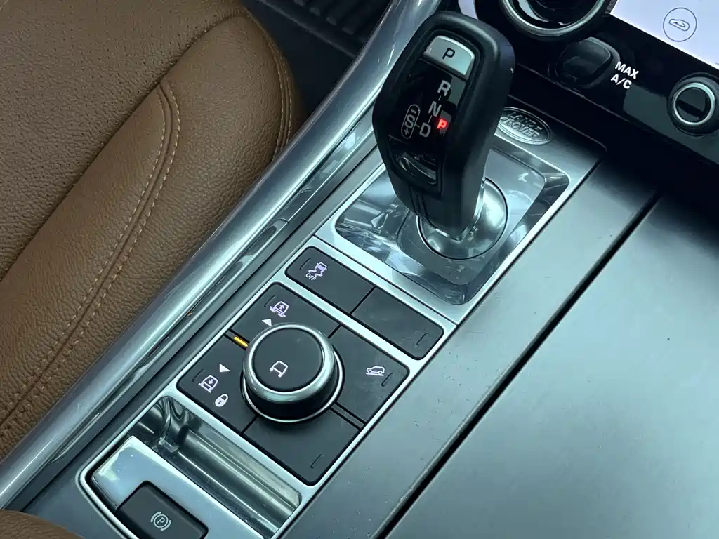 Land Rover Sport 2019 — фото 16