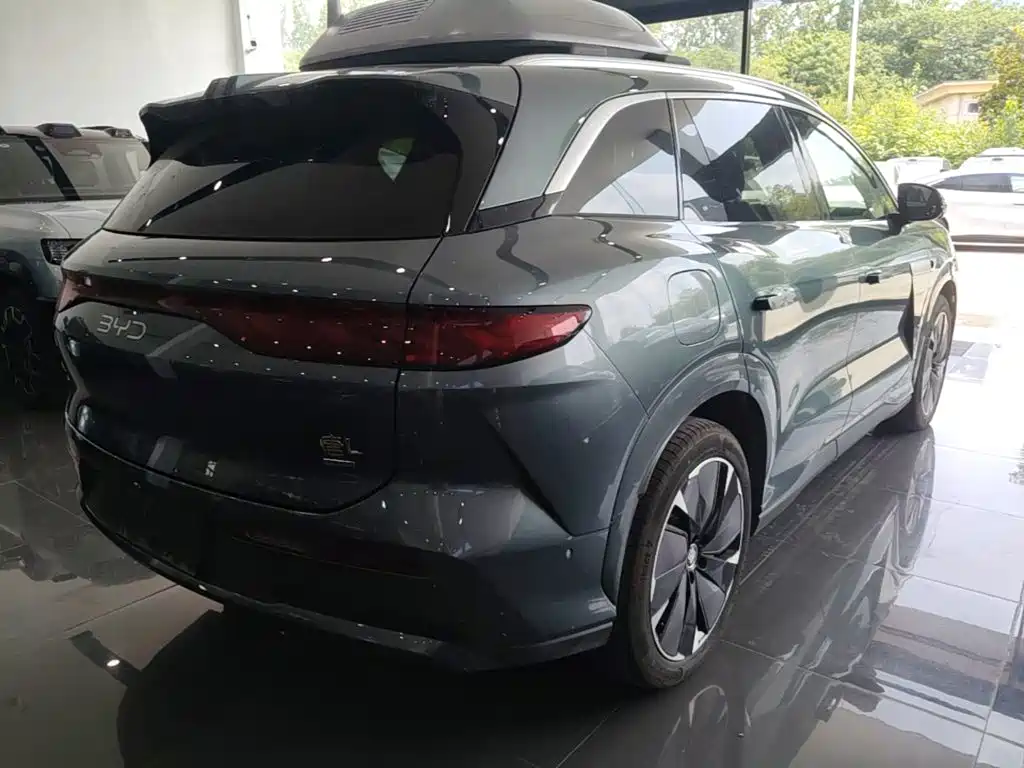 BYD Tang L 2025