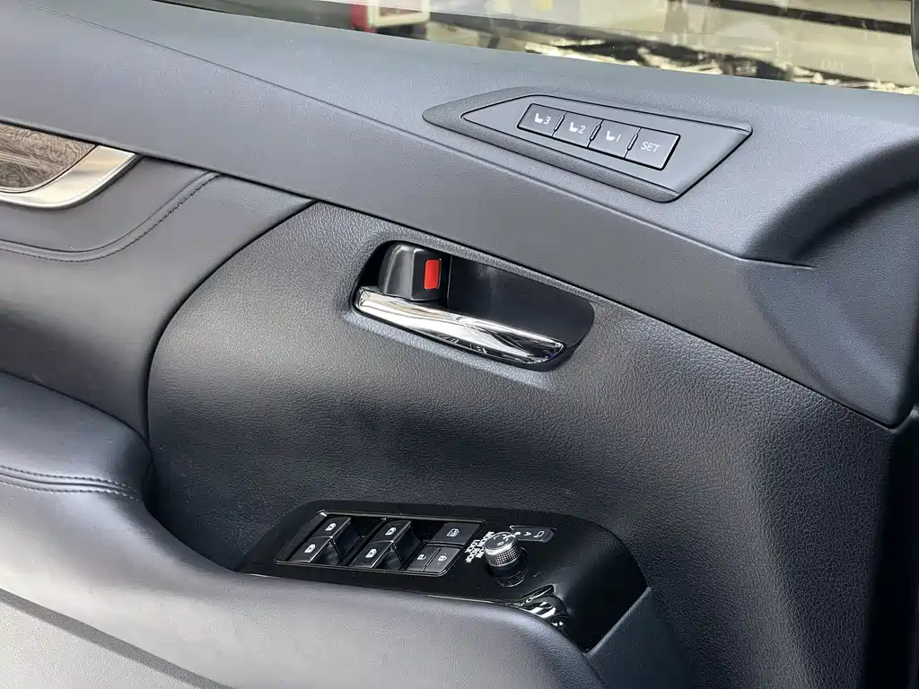 Toyota Vellfire 2020 — фото 8