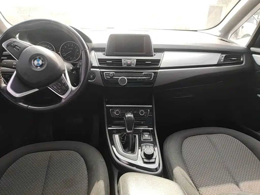 BMW 2 Series Station Wagon 2018 — фото 14