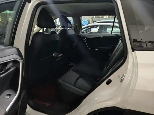 Toyota RAV4 2024